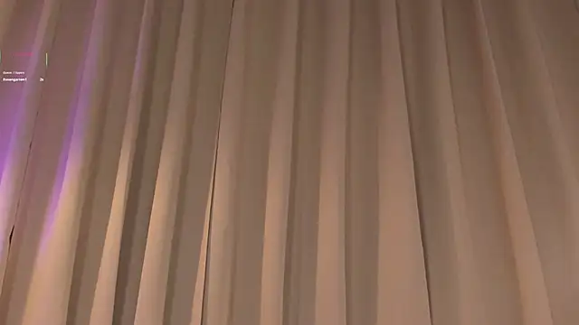 Snapshot of Lovely_queens_ chatting on October 2025 04:19:01 PM Lovely queens online show from October 2025 04:19:01 PM