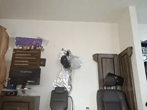 alphacloudGod online show from November 2025 06:43:01 PM