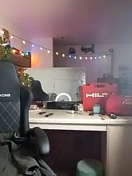 alphacloudGod online show from December 2025 01:43:02 AM