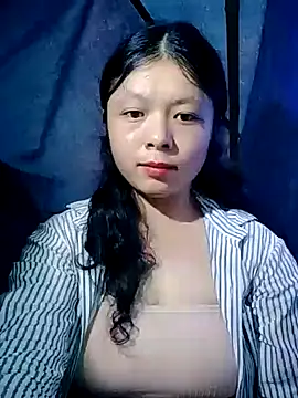 Snapshot of lisa-bae00 chatting on November 2025 10:02:02 AM lisa-bae00 online show from November 2025 10:02:02 AM