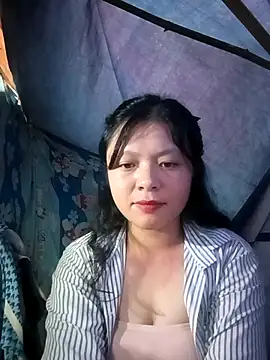 Snapshot of lisa-bae00 chatting on November 2025 10:14:02 AM lisa-bae00 online show from November 2025 10:14:02 AM