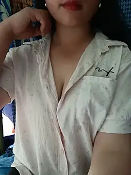 Snapshot of lisa-bae00 chatting on May 2026 05:37:02 AM lisa-bae00 online show from May 2026 05:37:02 AM