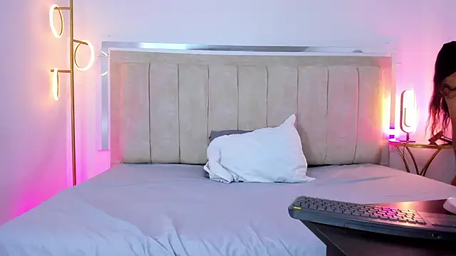 Snapshot of Crystal_Stones chatting on February 2026 01:29:02 PM Crystal Stones online show from February 2026 01:29:02 PM