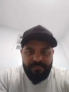 Snapshot of Sfdocom chatting on December 2025 01:00:01 AM Sfdocom online show from December 2025 01:00:01 AM