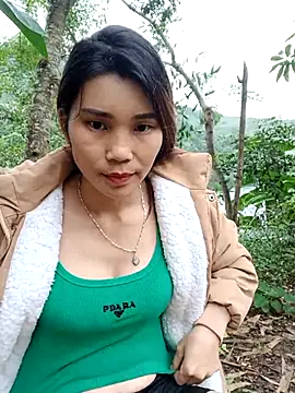 Snapshot of Bear_bear0 chatting on November 2025 12:57:02 AM Bear bear0 online show from November 2025 12:57:02 AM