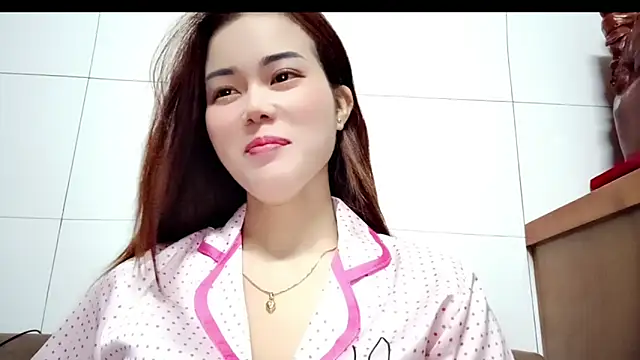 Family-Lovee online show from April 2026 05:04:02 PM