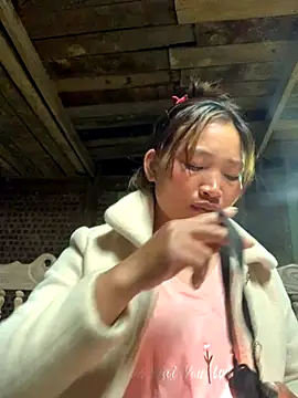 Snapshot of sowbibi chatting on October 2025 12:17:02 PM sowbibi online show from October 2025 12:17:02 PM