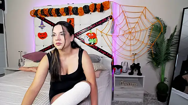 Snapshot of AlsouKass chatting on October 2025 07:23:01 AM AlsouKass online show from October 2025 07:23:01 AM