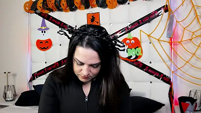 Snapshot of AlsouKass chatting on October 2025 08:04:02 AM AlsouKass online show from October 2025 08:04:02 AM