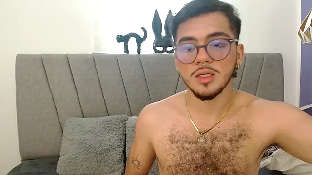 Zac Golden online show from November 2025 08:41:02 PM