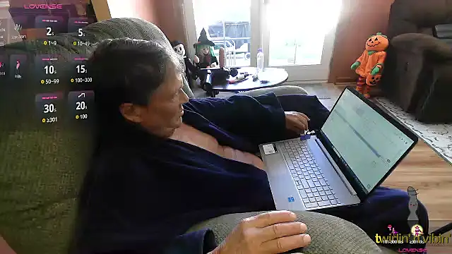 Snapshot of DoubleTrouble59 chatting on October 2025 04:33:01 PM DoubleTrouble59 online show from October 2025 04:33:01 PM