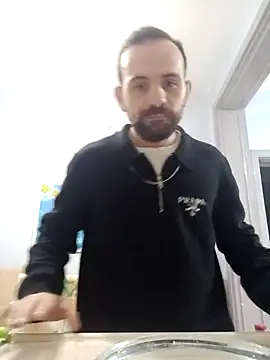 Snapshot of lazzzz09 chatting on October 2025 03:18:01 PM lazzzz09 online show from October 2025 03:18:01 PM