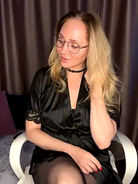 Drink me all up online show from November 2025 09:42:02 PM