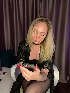 Drink me all up online show from November 2025 10:01:01 PM