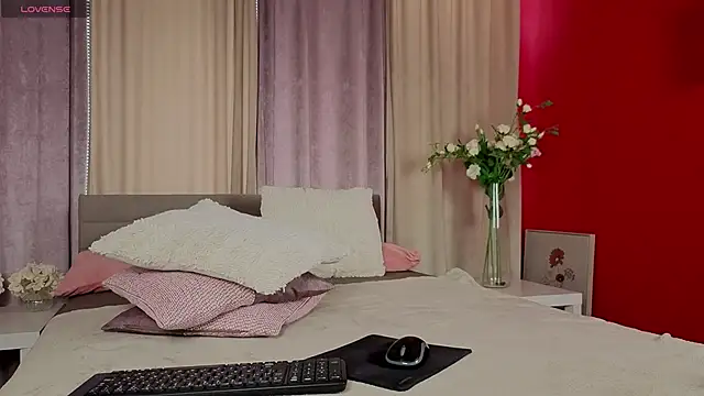 Snapshot of AlexColee chatting on November 2025 02:33:01 PM AlexColee online show from November 2025 02:33:01 PM