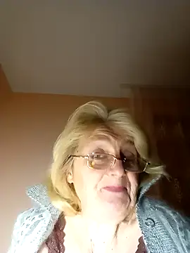 Snapshot of AmyLove353 chatting on November 2025 09:24:02 PM AmyLove353 online show from November 2025 09:24:02 PM