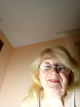 Snapshot of AmyLove353 chatting on November 2025 09:25:01 PM AmyLove353 online show from November 2025 09:25:01 PM