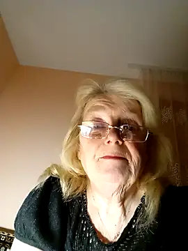 Snapshot of AmyLove353 chatting on November 2025 10:59:02 PM AmyLove353 online show from November 2025 10:59:02 PM