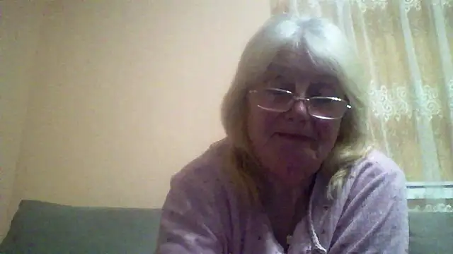AmyLove353 online show from April 2026 09:45:01 PM