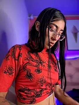 Snapshot of Violeet-Smith chatting on October 2025 01:32:01 PM Violeet-Smith online show from October 2025 01:32:01 PM