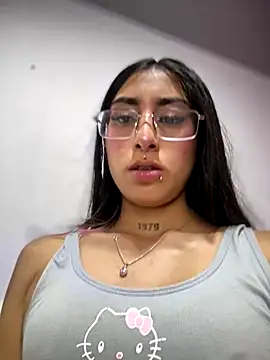 Snapshot of Violeet-Smith chatting on October 2025 01:29:01 PM Violeet-Smith online show from October 2025 01:29:01 PM