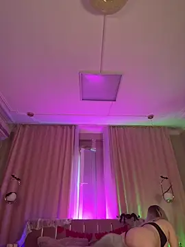 Snapshot of HugeBoobsAlice chatting on November 2025 01:57:01 PM HugeBoobsAlice online show from November 2025 01:57:01 PM