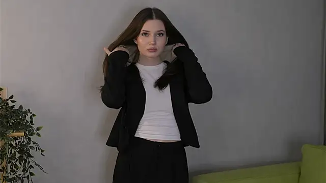 Snapshot of LonnaSkar chatting on October 2025 07:58:02 PM LonnaSkar online show from October 2025 07:58:02 PM