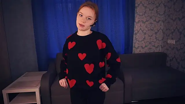 KarlynGow online show from November 2025 06:35:01 AM