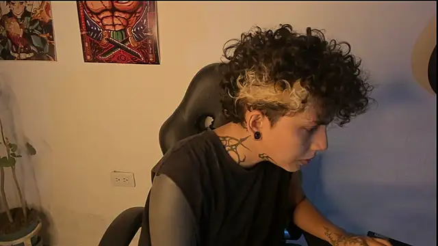 Abby Evanns1 online show from January 2026 10:33:02 PM