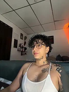 Abby Evanns1 online show from May 2026 01:37:02 PM