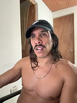 Snapshot of caiiobahia chatting on December 2025 03:18:02 PM caiiobahia online show from December 2025 03:18:02 PM