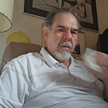 Snapshot of pena633 chatting on November 2025 05:01:02 PM pena633 online show from November 2025 05:01:02 PM