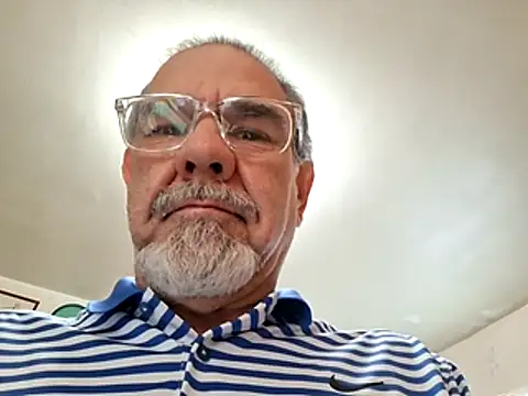 Snapshot of pena633 chatting on November 2025 03:52:02 PM pena633 online show from November 2025 03:52:02 PM