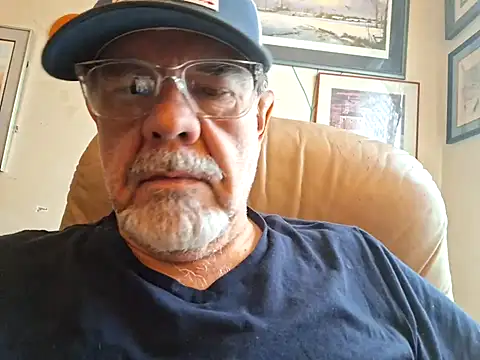 Snapshot of pena633 chatting on December 2025 03:32:02 PM pena633 online show from December 2025 03:32:02 PM