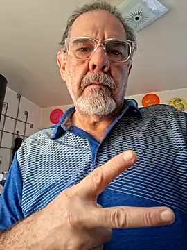 Snapshot of pena633 chatting on December 2025 04:56:01 PM pena633 online show from December 2025 04:56:01 PM