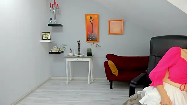 Snapshot of IzzyMonro chatting on December 2025 08:41:02 AM IzzyMonro online show from December 2025 08:41:02 AM