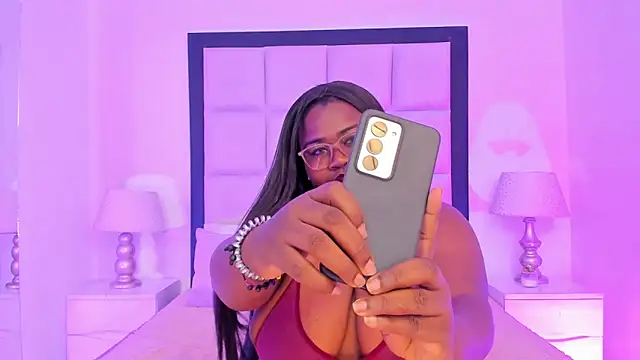 Snapshot of Britanny-Jhonsons chatting on December 2025 10:26:01 PM Britanny-Jhonsons online show from December 2025 10:26:01 PM