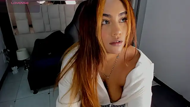 Snapshot of AnguelJones chatting on October 2025 04:09:01 AM AnguelJones online show from October 2025 04:09:01 AM