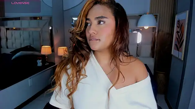 Snapshot of AnguelJones chatting on October 2025 07:10:02 AM AnguelJones online show from October 2025 07:10:02 AM