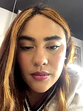 Snapshot of AnguelJones chatting on November 2025 04:33:02 AM AnguelJones online show from November 2025 04:33:02 AM