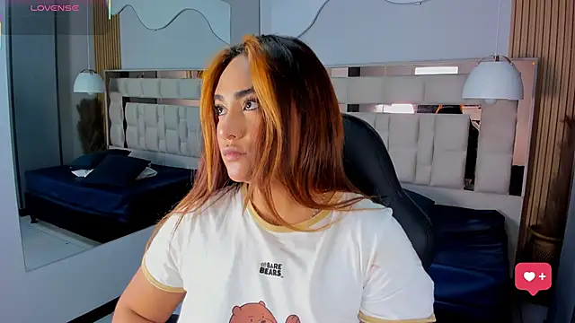 Snapshot of AnguelJones chatting on November 2025 04:12:02 AM AnguelJones online show from November 2025 04:12:02 AM