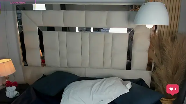 Snapshot of AnguelJones chatting on November 2025 04:26:02 AM AnguelJones online show from November 2025 04:26:02 AM