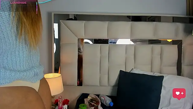 Snapshot of AnguelJones chatting on December 2025 04:22:01 AM AnguelJones online show from December 2025 04:22:01 AM