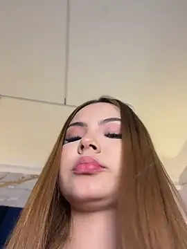 Beella1  online show from May 2026 04:04:02 PM