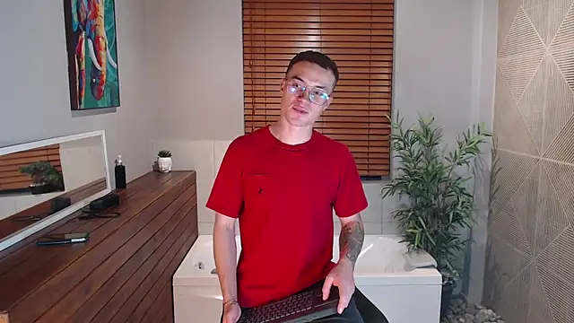 Snapshot of Lil_James chatting on November 2025 08:05:01 PM Lil James online show from November 2025 08:05:01 PM