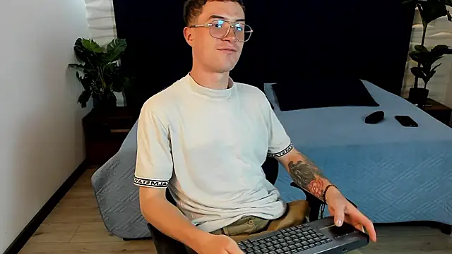 Snapshot of Lil_James chatting on February 2026 08:38:02 PM Lil James online show from February 2026 08:38:02 PM