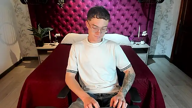 Snapshot of Lil_James chatting on March 2026 08:24:02 PM Lil James online show from March 2026 08:24:02 PM