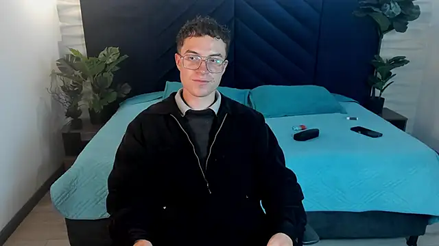 Snapshot of Lil_James chatting on March 2026 08:48:01 PM Lil James online show from March 2026 08:48:01 PM