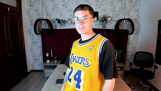 Snapshot of Lil_James chatting on March 2026 07:50:02 PM Lil James online show from March 2026 07:50:02 PM
