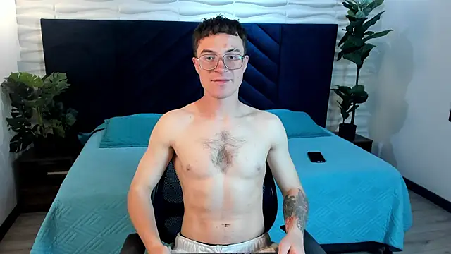 Snapshot of Lil_James chatting on April 2026 08:06:02 PM Lil James online show from April 2026 08:06:02 PM